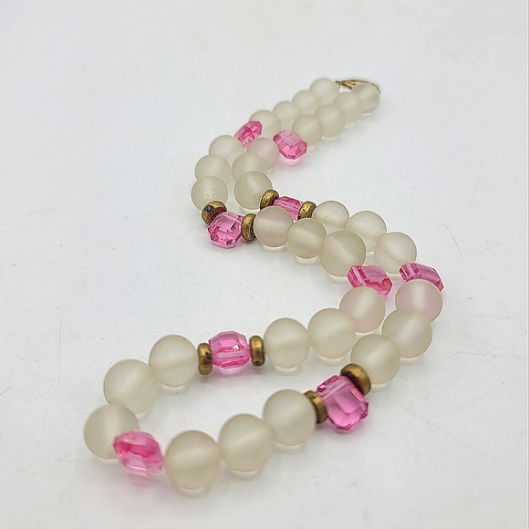 Vintage Jewelry - Frosted glass beaded necklace w/ pink faceted accents, brass spacers 80s Vintage